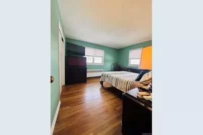 164 N Pine Street, Massapequa, NY 11758 - Photo 10