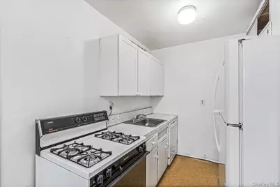 58-33 246th Crescent #C-14 Upper, Douglaston, NY 11362 - Photo 10