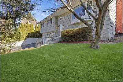 20 N Washington Avenue, White Plains, NY 10603 - Photo 2