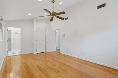 20 N Washington Avenue, White Plains, NY 10603 - Photo 12