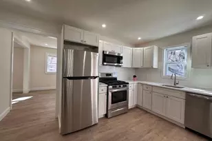 12 Canyon St, Huntington, NY 11743 - Photo 2