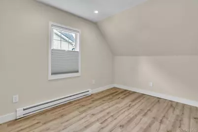 20 Robert Road, Glen Cove, NY 11542 - Photo 18