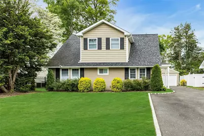 20 Robert Road, Glen Cove, NY 11542 - Photo 2