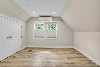 20 Robert Road, Glen Cove, NY 11542 - Photo 14