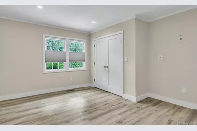 20 Robert Road, Glen Cove, NY 11542 - Photo 10