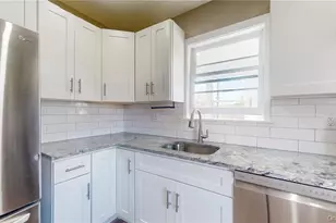 386 Mulry Ln, Lawrence, NY 11559 - Photo 18