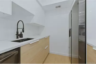 81 Alhambra Drive, Oceanside, NY 11572 - Photo 10