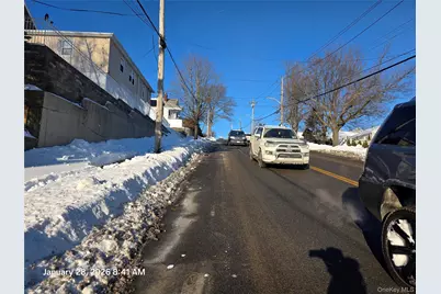 326 Roberts Avenue, Yonkers, NY 10703 - Photo 4