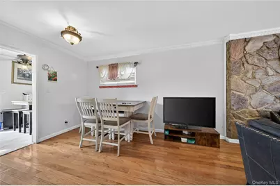 10424 187th Street, Saint Albans, NY 11412 - Photo 8