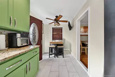 10424 187th Street, Saint Albans, NY 11412 - Photo 16