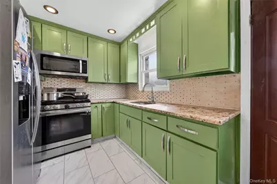 10424 187th Street, Saint Albans, NY 11412 - Photo 14