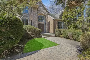 1550 Laurel Hollow Rd, Syosset, NY 11791 - Photo 2