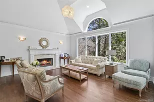 1550 Laurel Hollow Rd, Syosset, NY 11791 - Photo 6