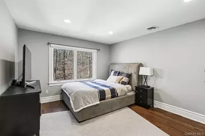 1550 Laurel Hollow Road, Syosset, NY 11791 - Photo 22