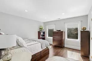 1550 Laurel Hollow Rd, Syosset, NY 11791 - Photo 24