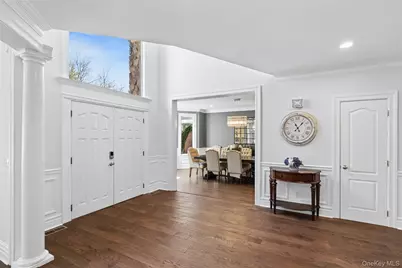 1550 Laurel Hollow Road, Syosset, NY 11791 - Photo 8