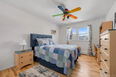 381 Robyn Place, East Meadow, NY 11554 - Photo 16