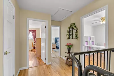 381 Robyn Place, East Meadow, NY 11554 - Photo 18