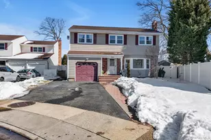 381 Robyn Pl, East Meadow, NY 11554 - Photo 2
