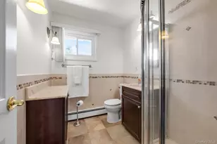 381 Robyn Pl, East Meadow, NY 11554 - Photo 14