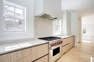 409 Abbey Rd, Manhasset, NY 11030 - Photo 10