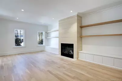 409 Abbey Road, Manhasset, NY 11030 - Photo 2