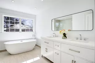 409 Abbey Rd, Manhasset, NY 11030 - Photo 18