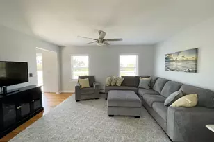 59 Peconic Ave, Shelter Island, NY 11964 - Photo 4