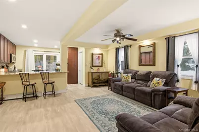 2 Lakeland Place, Farmingville, NY 11738 - Photo 4