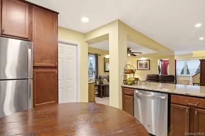 2 Lakeland Place, Farmingville, NY 11738 - Photo 12