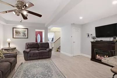 2 Lakeland Place, Farmingville, NY 11738 - Photo 14