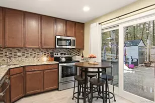 2 Lakeland Pl, Farmingville, NY 11738 - Photo 12