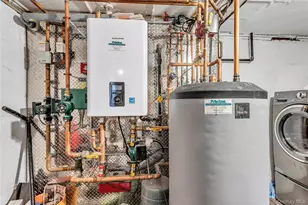 170 Old Courthouse Rd, Manhasset Hills, NY 11040 - Photo 30