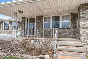 170 Old Courthouse Rd, Manhasset Hills, NY 11040 - Photo 2