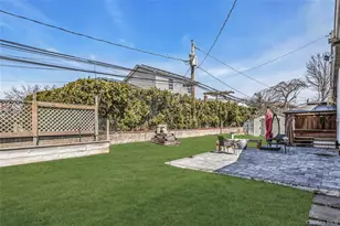 170 Old Courthouse Rd, Manhasset Hills, NY 11040 - Photo 32