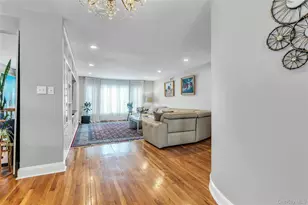 170 Old Courthouse Rd, Manhasset Hills, NY 11040 - Photo 14