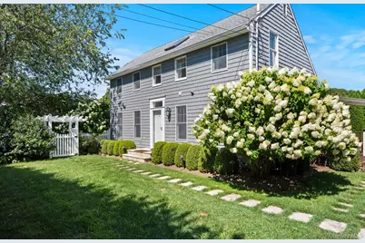 28 Windermere Drive, Sag Harbor, NY 11963 - Photo 2