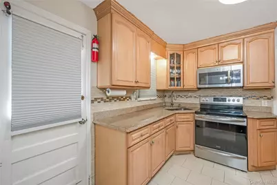 6722 166th Street, Fresh Meadows, NY 11365 - Photo 8