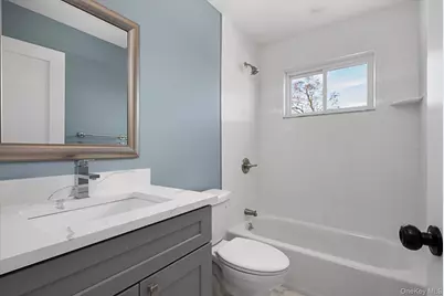 6 Gail Grace Court, Copiague, NY 11726 - Photo 14