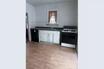 311 Park Avenue, Freeport, NY 11520 - Photo 6