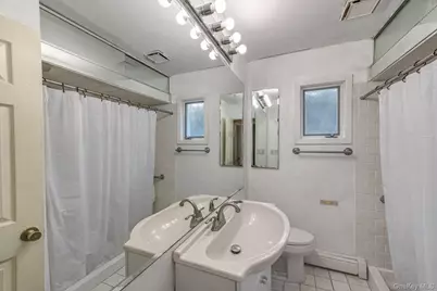 14 Willoughby Place, West Islip, NY 11795 - Photo 10