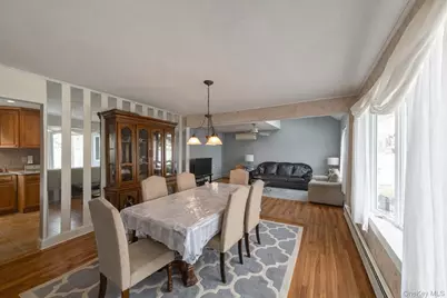 14 Willoughby Place, West Islip, NY 11795 - Photo 6