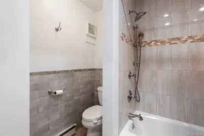 21 Canterbury Road #6, Great Neck, NY 11021 - Photo 22