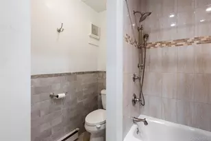 21 Canterbury Rd, Great Neck, NY 11021 - Photo 22