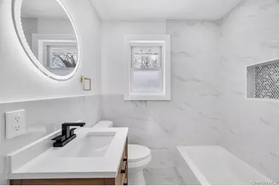 33 Silverpine Drive, Amityville, NY 11701 - Photo 10