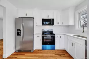 33 Silverpine Dr, Amityville, NY 11701 - Photo 4