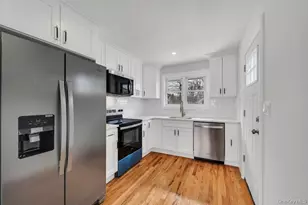 33 Silverpine Dr, Amityville, NY 11701 - Photo 2