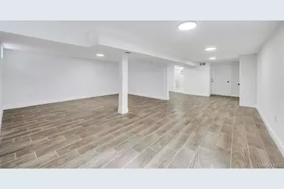 33 Silverpine Drive, Amityville, NY 11701 - Photo 18