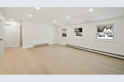 10 Linda Ln, Central Islip, NY 11722 - Photo 4