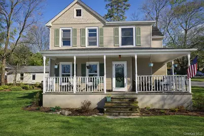 90 S Middletown Road, Pearl River, NY 10965 - Photo 1